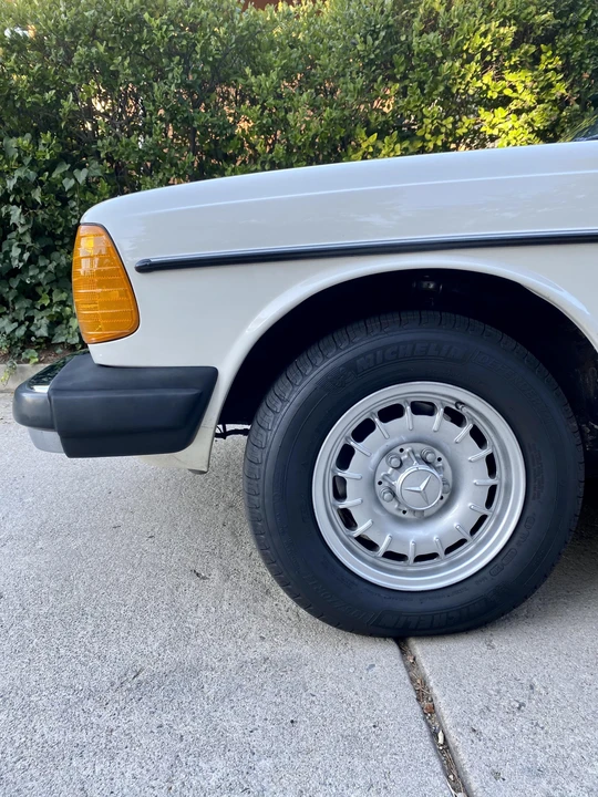 1984 Mercedes-Benz E-Class - Image 18 of 31