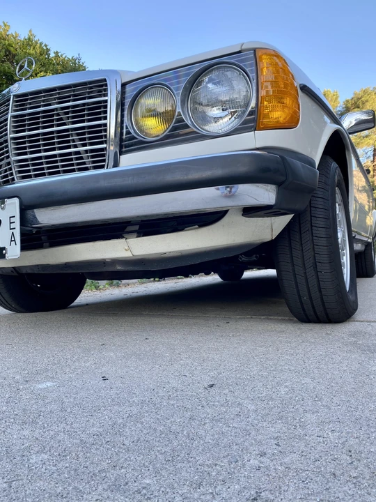 1984 Mercedes-Benz E-Class - Image 14 of 31