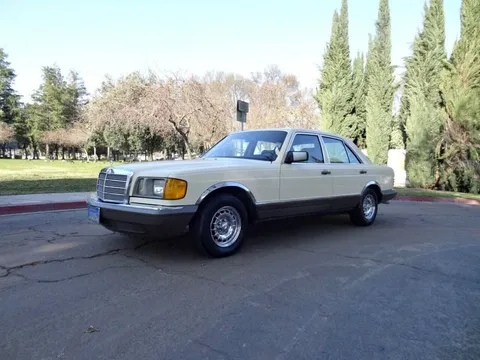 1984 Mercedes-Benz 380-Class 380 SE 4dr Sedan