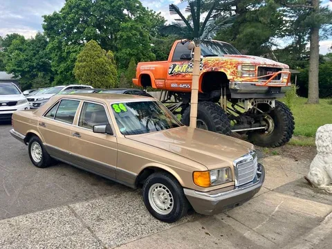 1984 Mercedes-Benz 380-Class