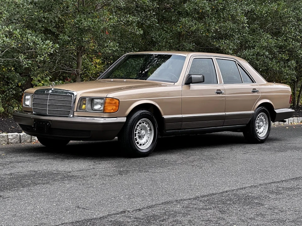 1984 Mercedes-Benz W126 S-Class Sedan - Image 4 of 31
