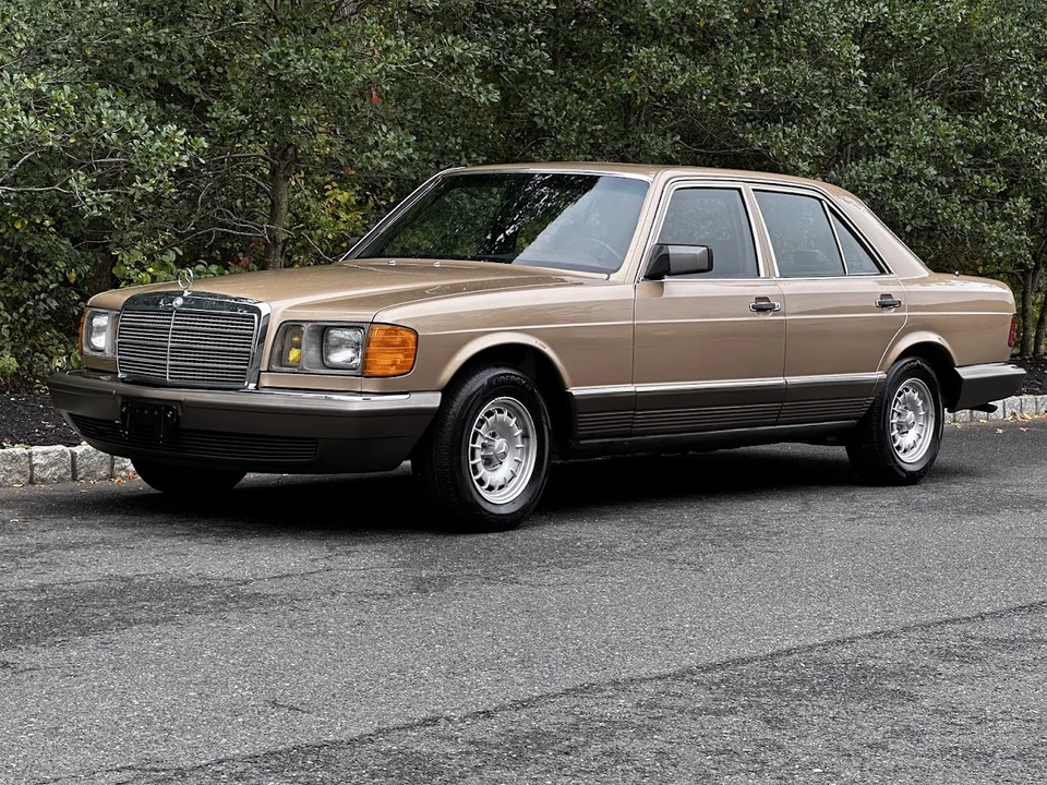 1984 Mercedes-Benz W126 S-Class Sedan - Image 3 of 31