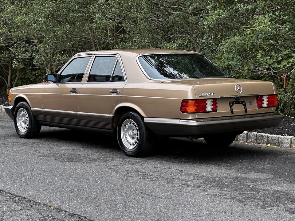 1984 Mercedes-Benz W126 S-Class Sedan - Image 21 of 31