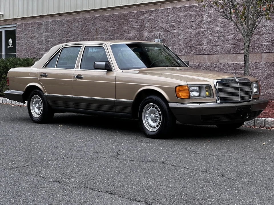 1984 Mercedes-Benz W126 S-Class Sedan - Image 10 of 31