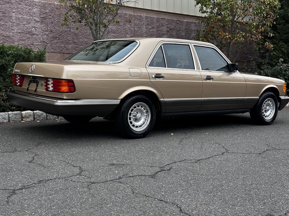 1984 Mercedes-Benz W126 S-Class Sedan - Image 14 of 31