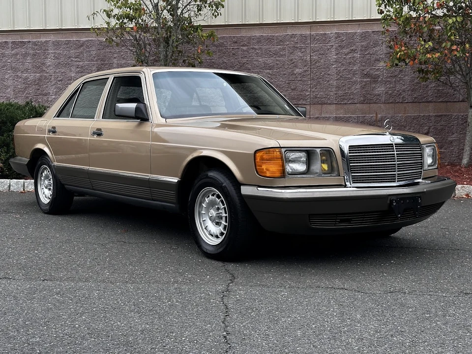 1984 Mercedes-Benz W126 S-Class Sedan - Image 11 of 31