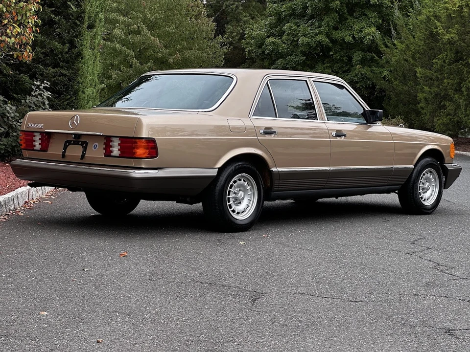 1984 Mercedes-Benz W126 S-Class Sedan - Image 15 of 31