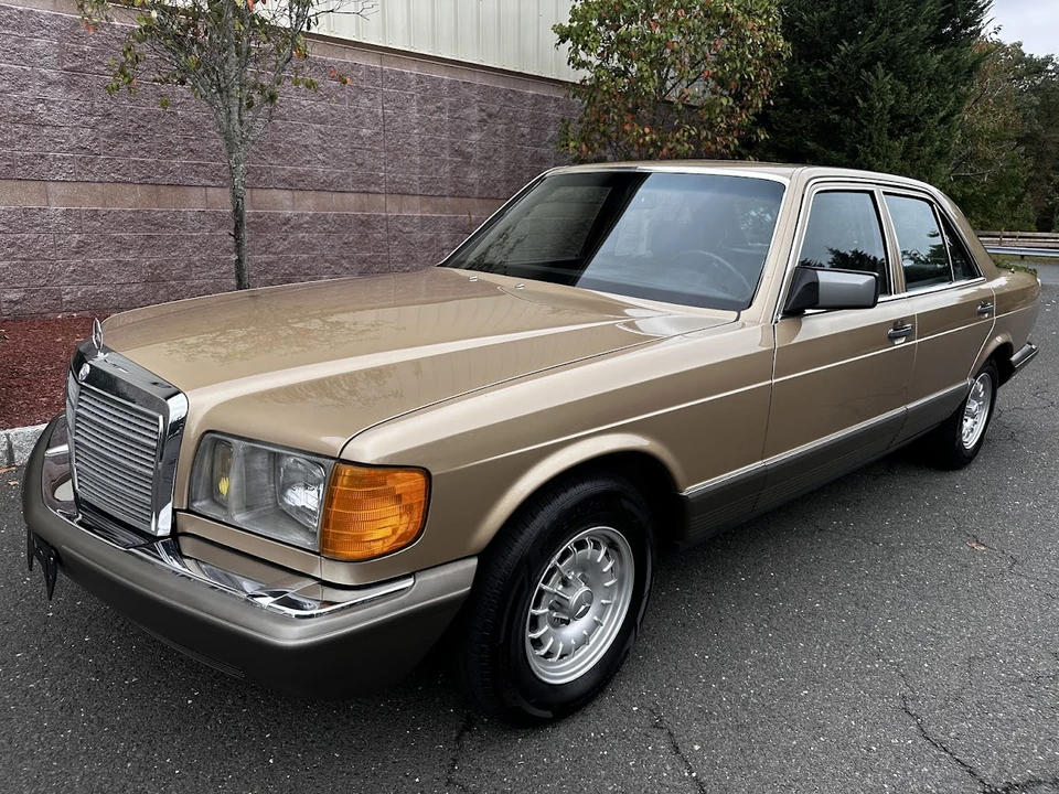 1984 Mercedes-Benz W126 S-Class Sedan - Image 30 of 31