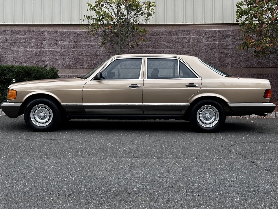 1984 Mercedes-Benz W126 S-Class Sedan - Image 23 of 31