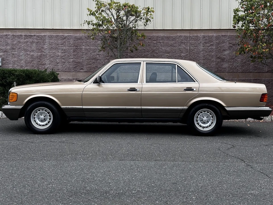 1984 Mercedes-Benz W126 S-Class Sedan - Image 24 of 31