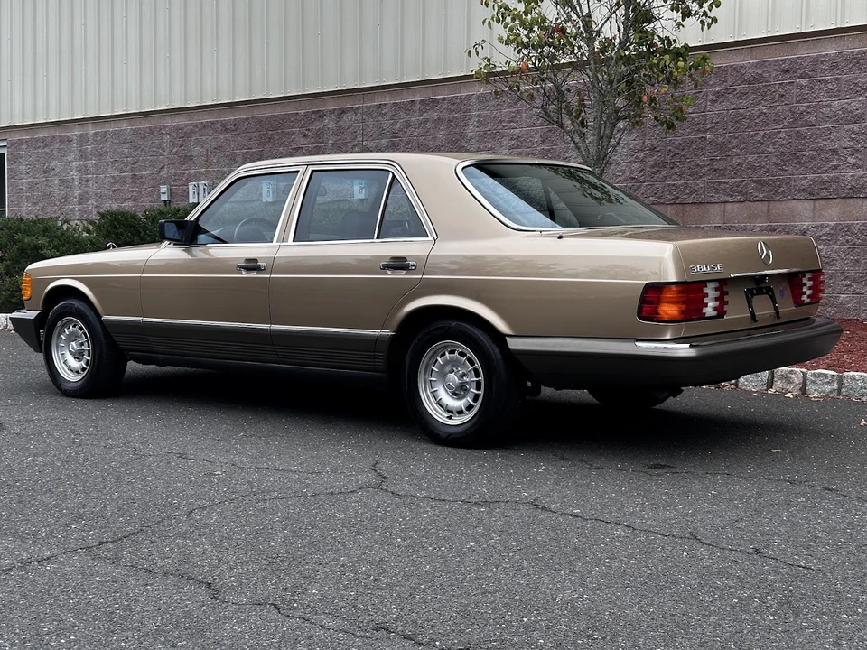 1984 Mercedes-Benz W126 S-Class Sedan - Image 22 of 31
