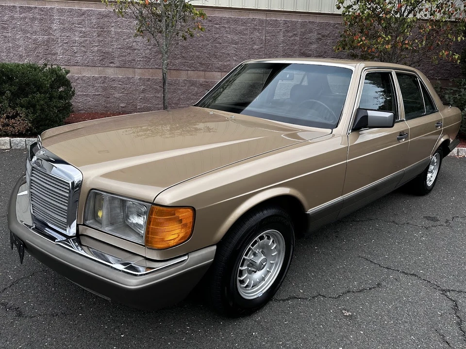 1984 Mercedes-Benz W126 S-Class Sedan - Image 26 of 31