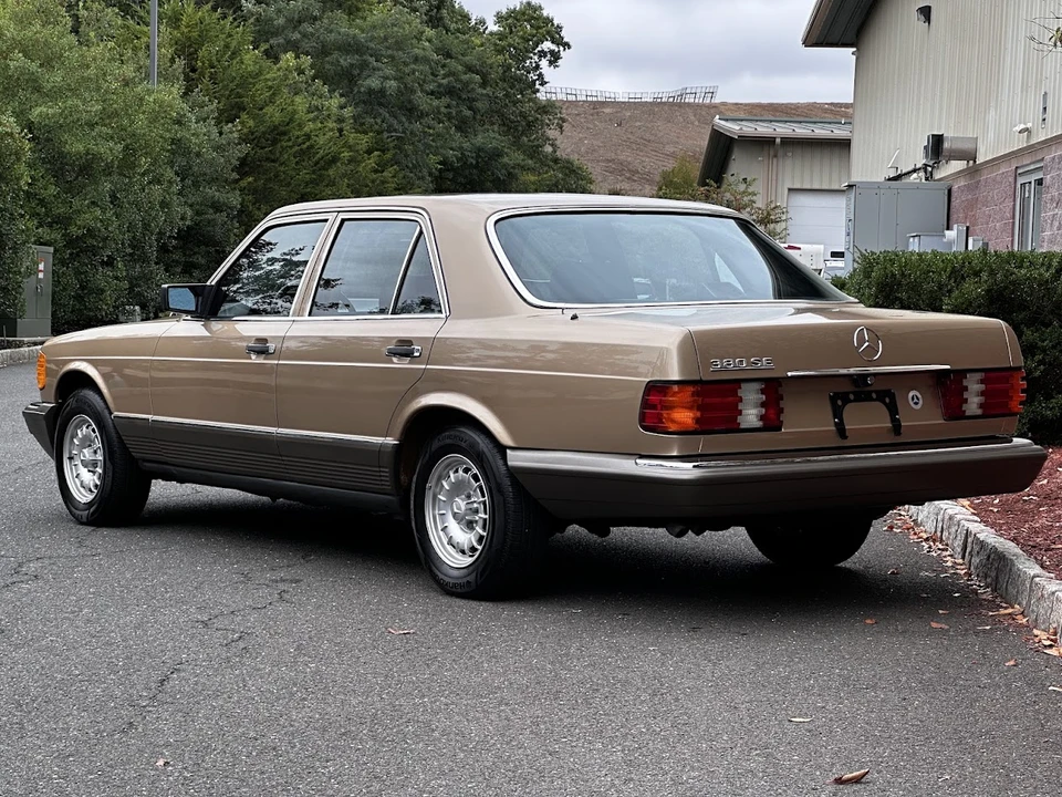 1984 Mercedes-Benz W126 S-Class Sedan - Image 18 of 31