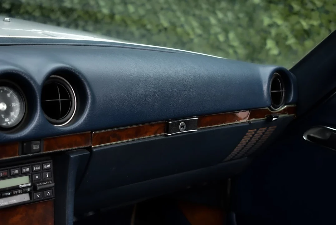 1984 Mercedes-Benz R107 SL-Class - Image 30 of 30