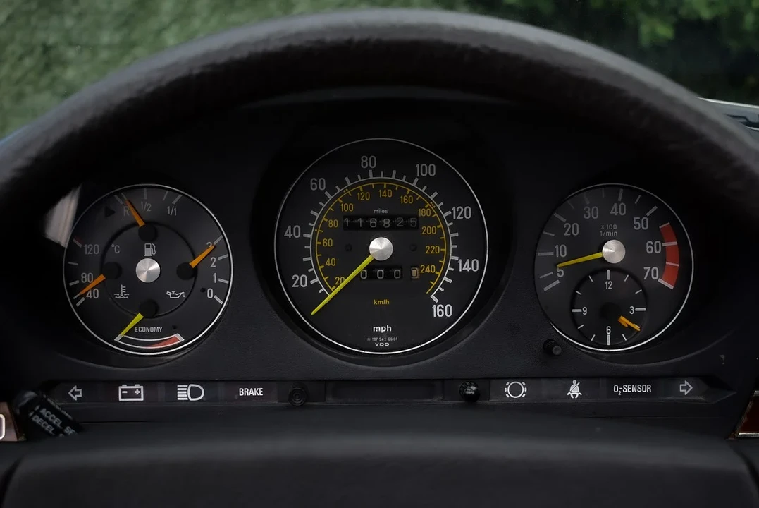 1984 Mercedes-Benz R107 SL-Class - Image 28 of 30