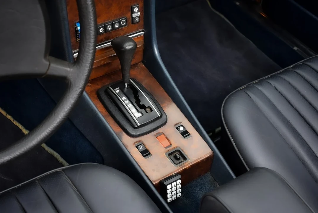 1984 Mercedes-Benz R107 SL-Class - Image 29 of 30