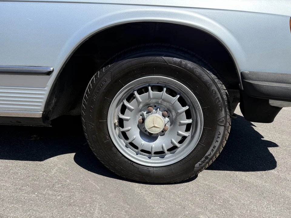 1984 Mercedes-Benz R107 SL-Class - Image 29 of 31