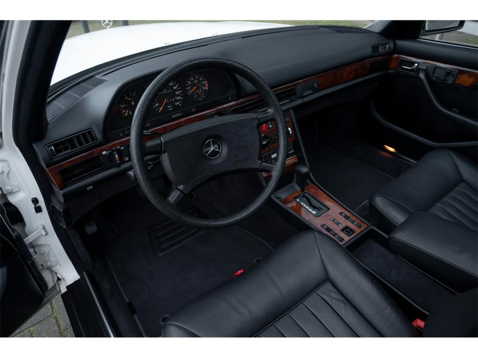 1984 Mercedes-Benz W126 S-Class Sedan - Image 6 of 11