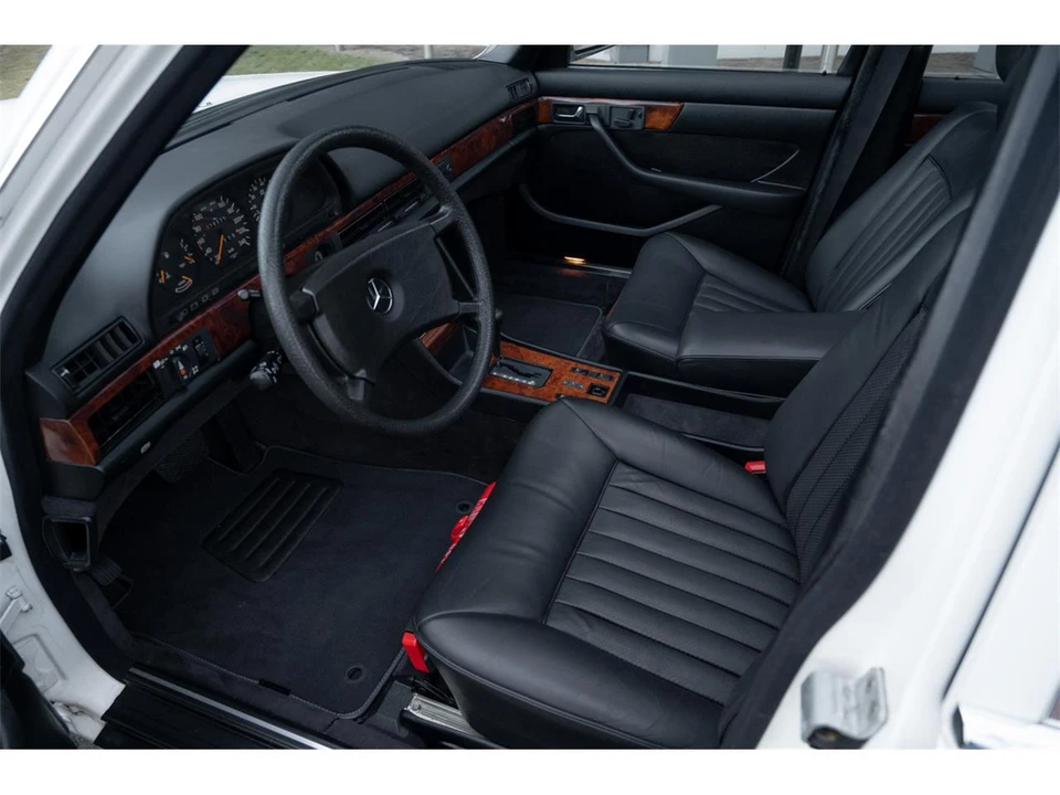 1984 Mercedes-Benz W126 S-Class Sedan - Image 7 of 11