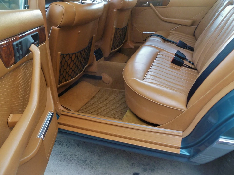 1984 Mercedes-Benz W126 S-Class Sedan - Image 29 of 31