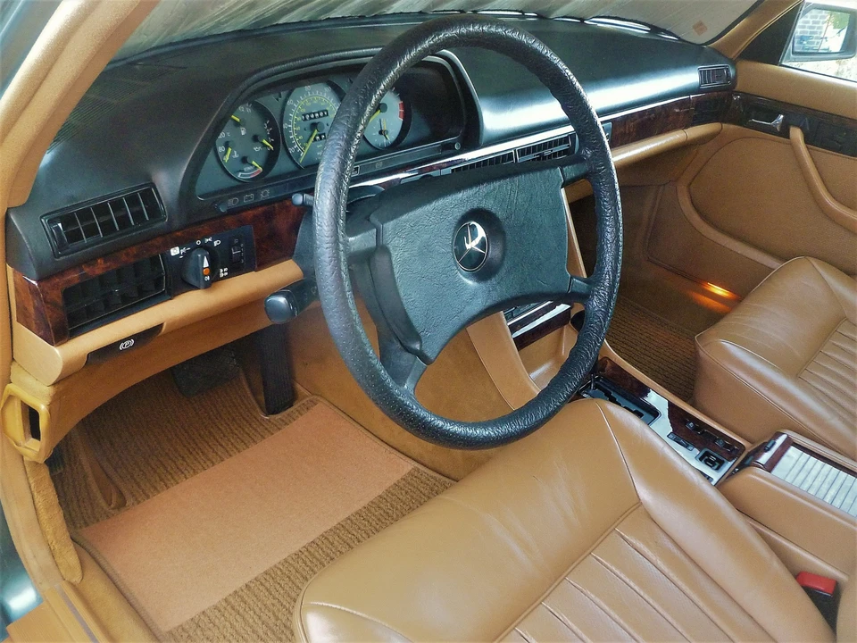1984 Mercedes-Benz W126 S-Class Sedan - Image 11 of 31