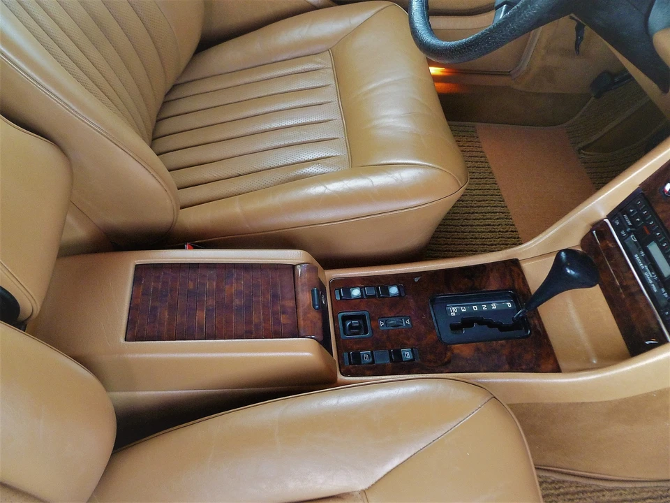 1984 Mercedes-Benz W126 S-Class Sedan - Image 17 of 31