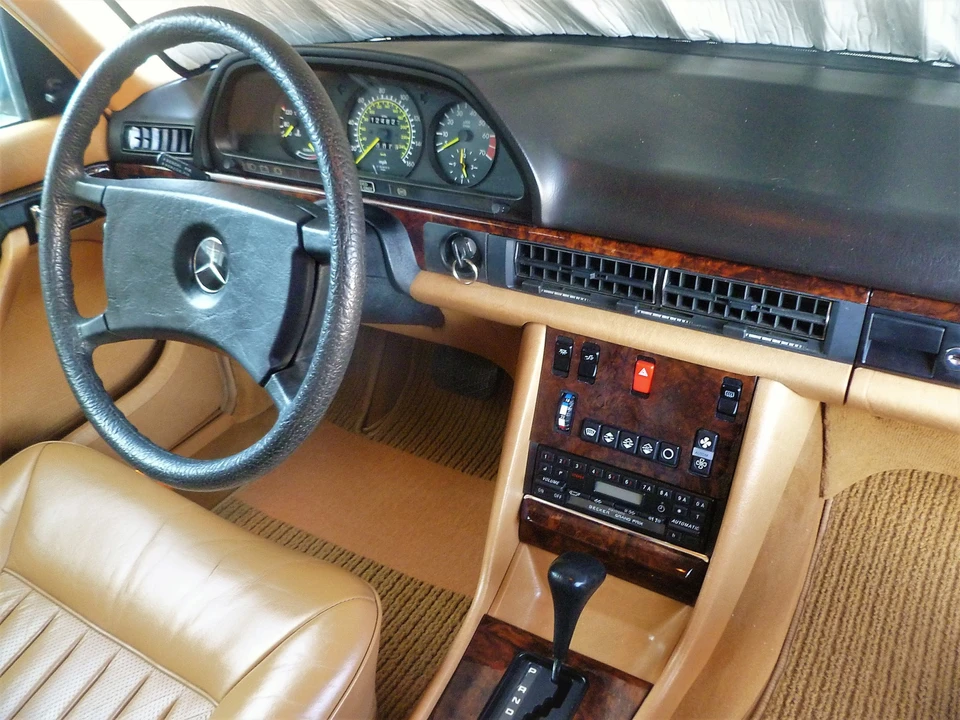 1984 Mercedes-Benz W126 S-Class Sedan - Image 13 of 31
