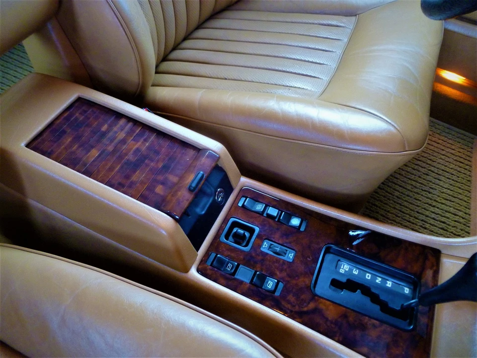 1984 Mercedes-Benz W126 S-Class Sedan - Image 18 of 31