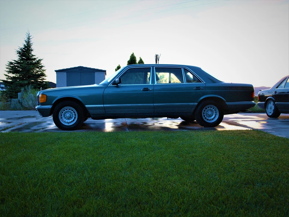 1984 Mercedes-Benz W126 S-Class Sedan - Image 2 of 31