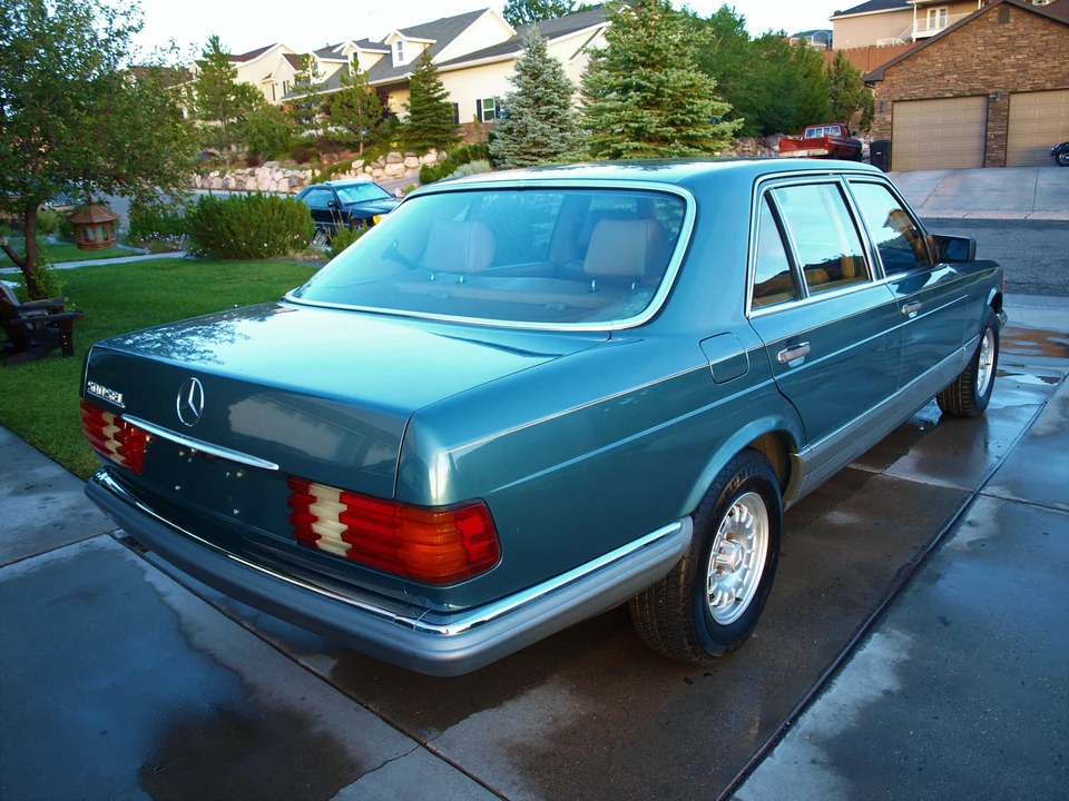 1984 Mercedes-Benz W126 S-Class Sedan - Image 6 of 31