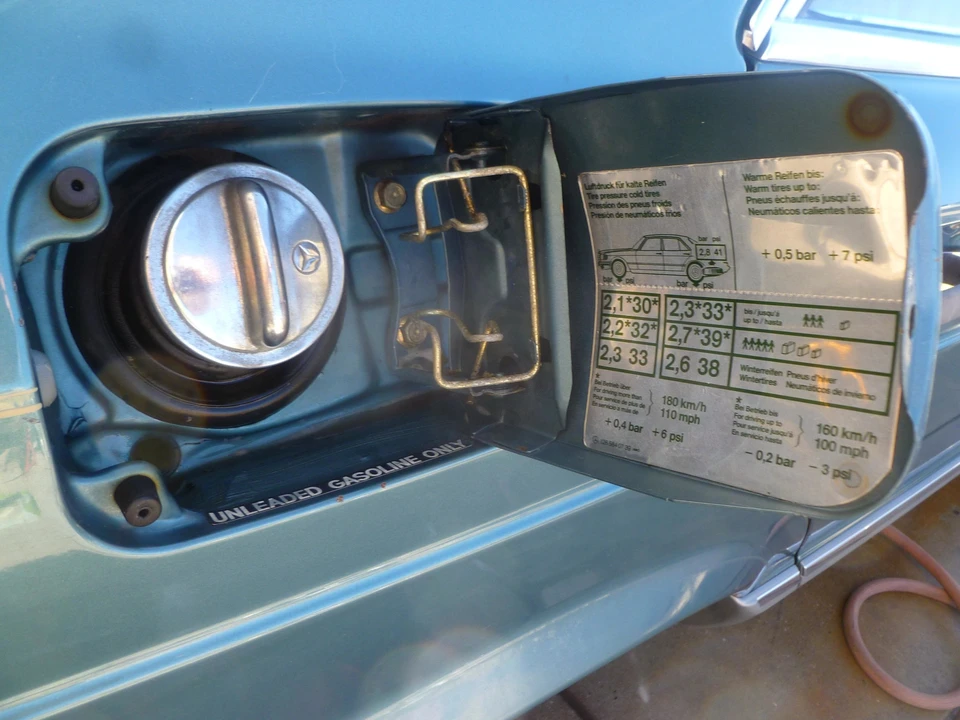 1984 Mercedes-Benz W126 S-Class Sedan - Image 9 of 31