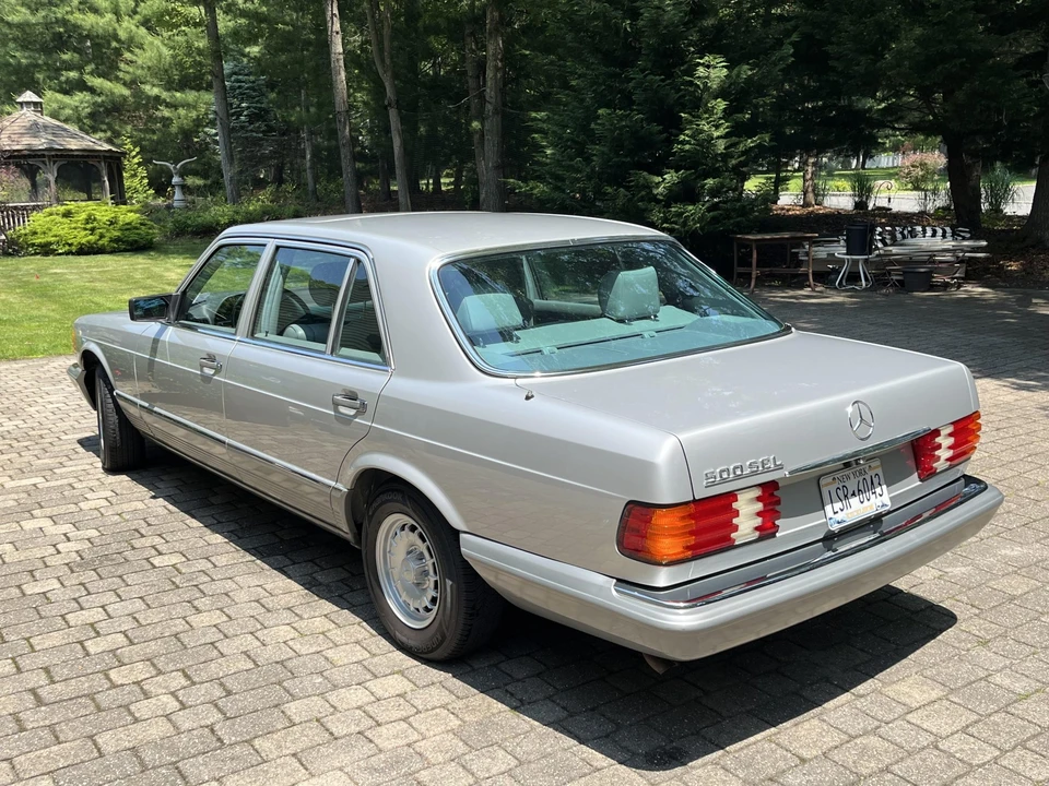 1984 Mercedes-Benz W126 S-Class Sedan - Image 24 of 31