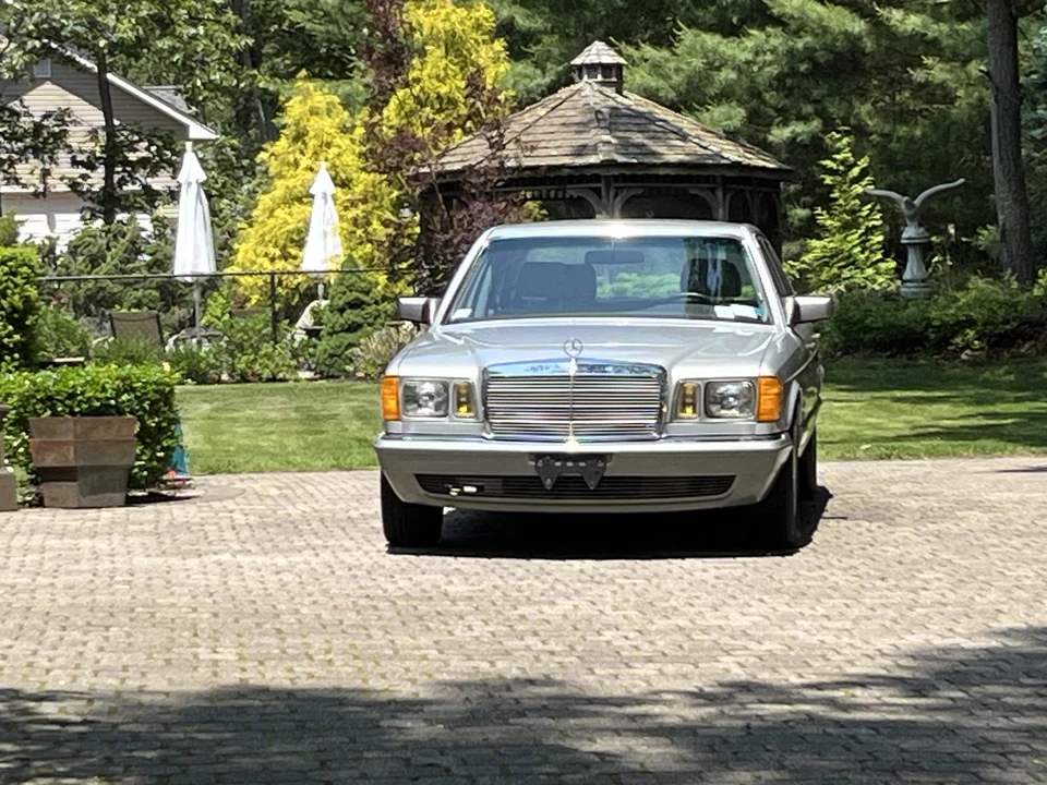 1984 Mercedes-Benz W126 S-Class Sedan - Image 8 of 31