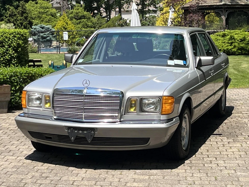 1984 Mercedes-Benz W126 S-Class Sedan - Image 5 of 31