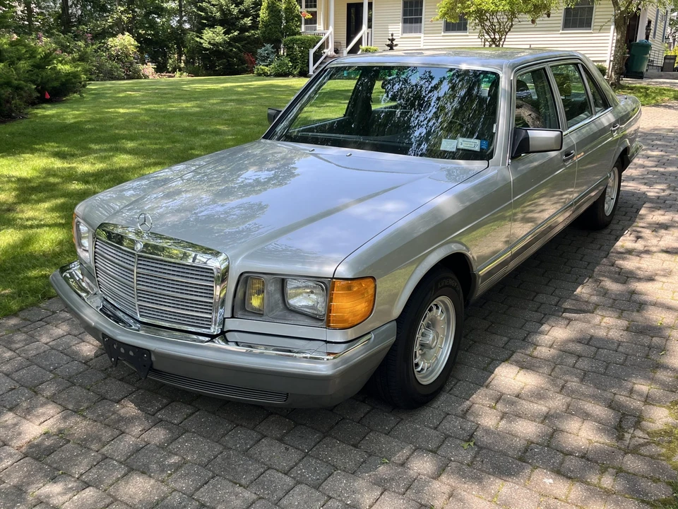 1984 Mercedes-Benz W126 S-Class Sedan - Image 3 of 31