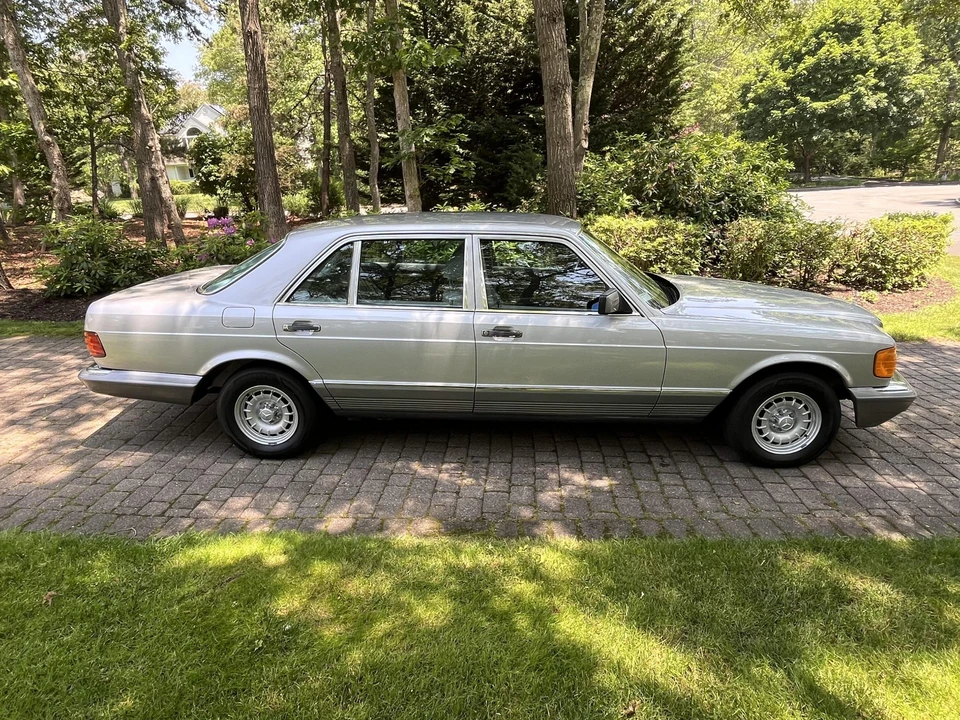 1984 Mercedes-Benz W126 S-Class Sedan - Image 19 of 31