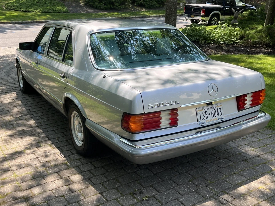1984 Mercedes-Benz W126 S-Class Sedan - Image 23 of 31