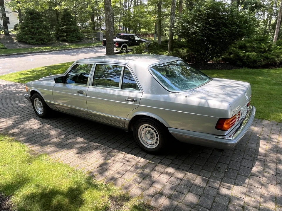 1984 Mercedes-Benz W126 S-Class Sedan - Image 25 of 31