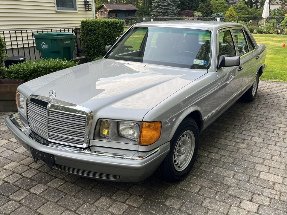 1984 Mercedes-Benz W126 S-Class Sedan - Image 4 of 31