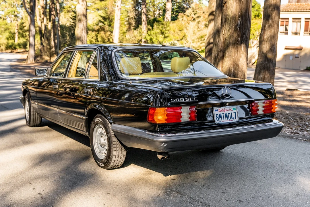 1984 Mercedes-Benz W126 S-Class Sedan - Image 12 of 31
