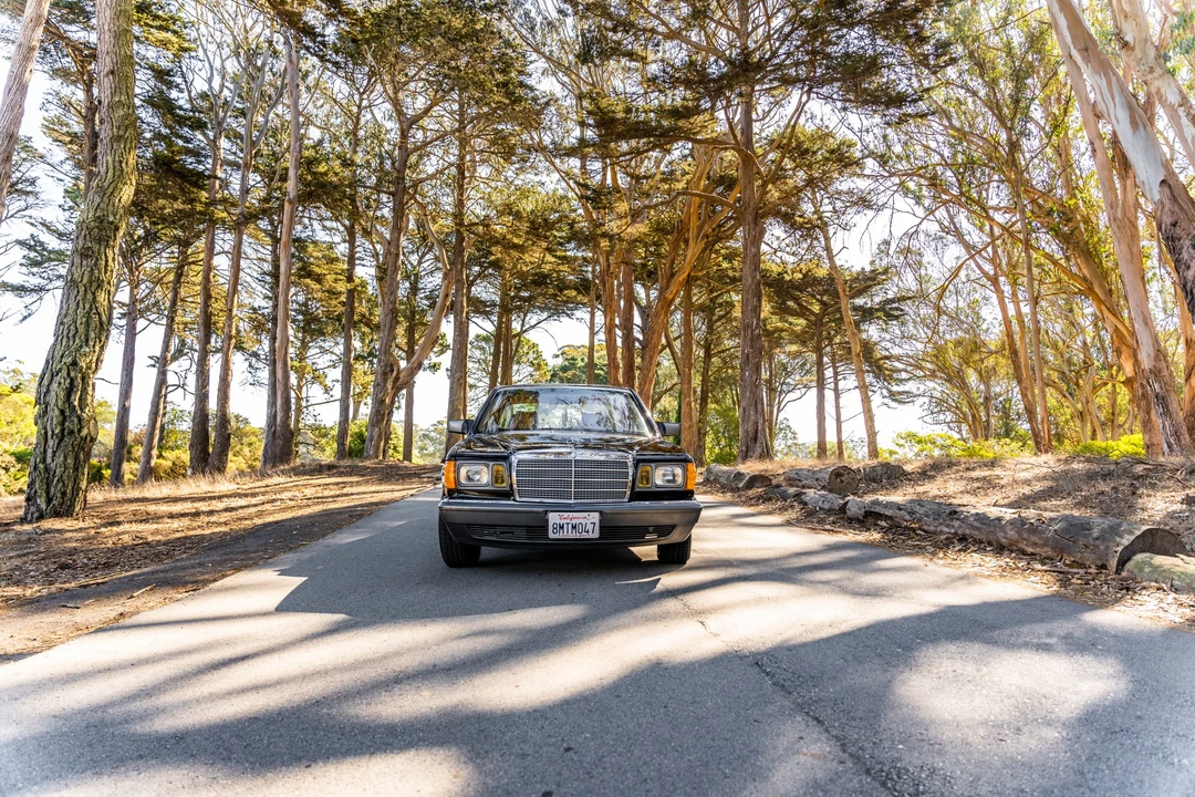 1984 Mercedes-Benz W126 S-Class Sedan - Image 2 of 31
