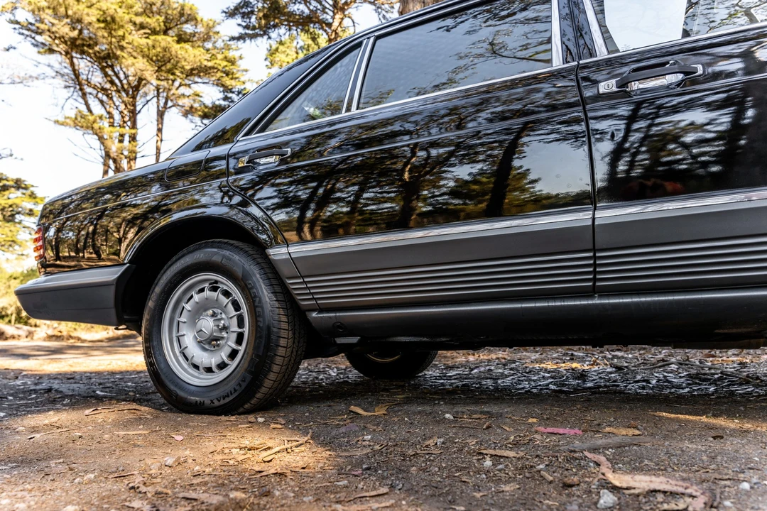 1984 Mercedes-Benz W126 S-Class Sedan - Image 21 of 31