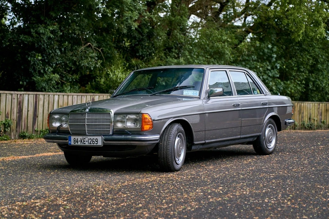 1984 Mercedes-Benz W123 Sedan - Image 11 of 30
