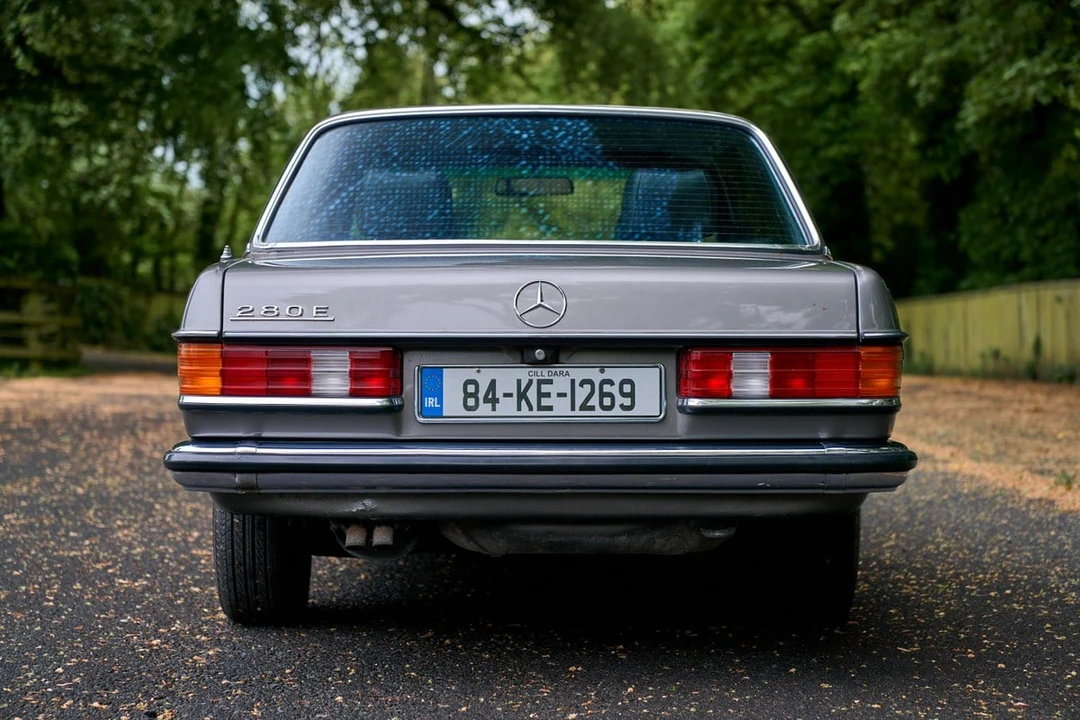 1984 Mercedes-Benz W123 Sedan - Image 17 of 30