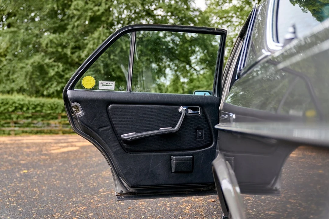 1984 Mercedes-Benz W123 Sedan - Image 30 of 30