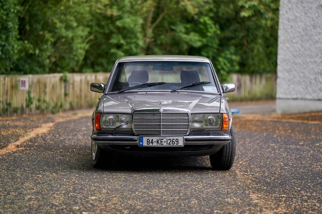 1984 Mercedes-Benz W123 Sedan - Image 15 of 30