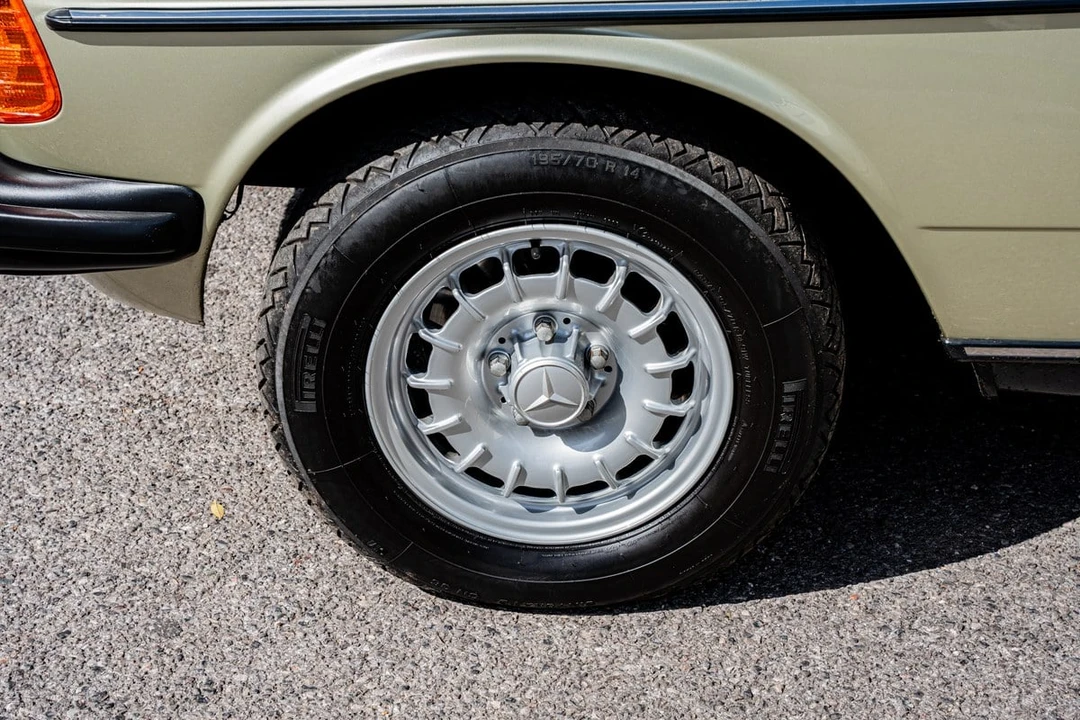 1984 Mercedes-Benz W120 & W121 - Image 16 of 30