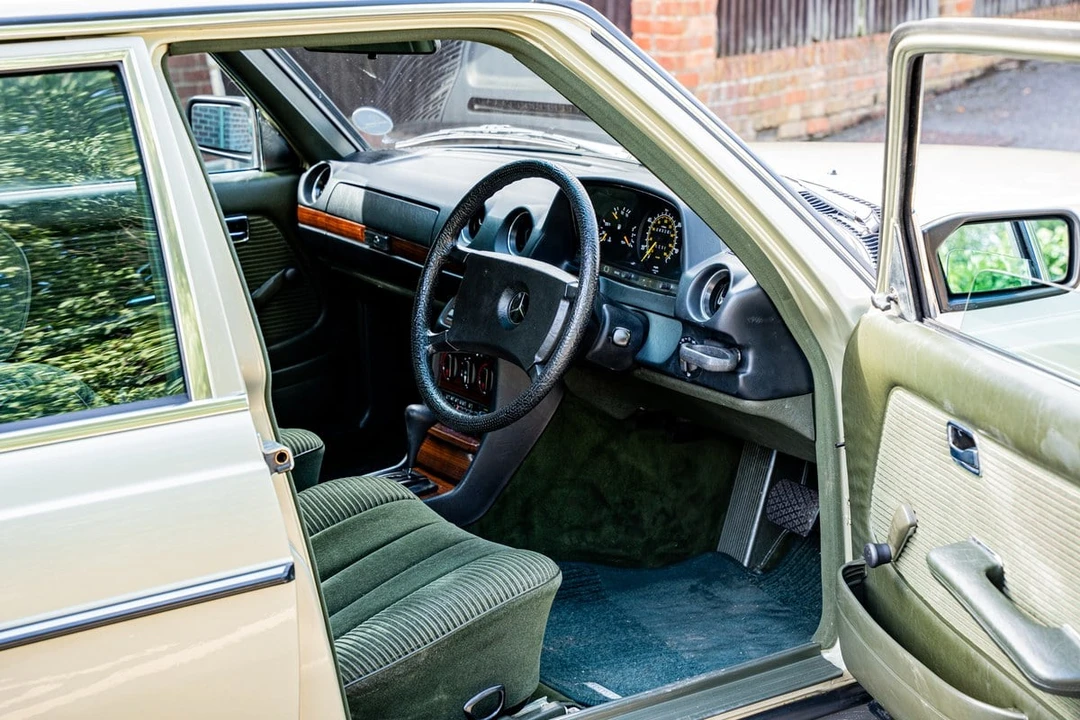 1984 Mercedes-Benz W120 & W121 - Image 17 of 30