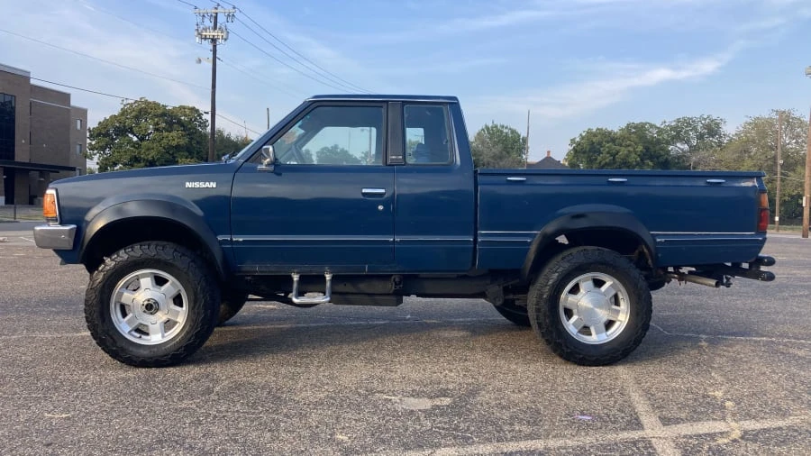 1984 Nissan - Image 6 of 7