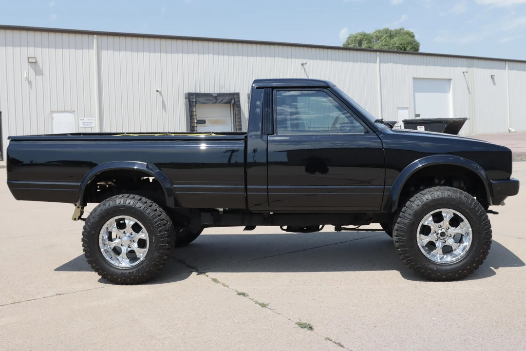 1984 Nissan - Image 3 of 31
